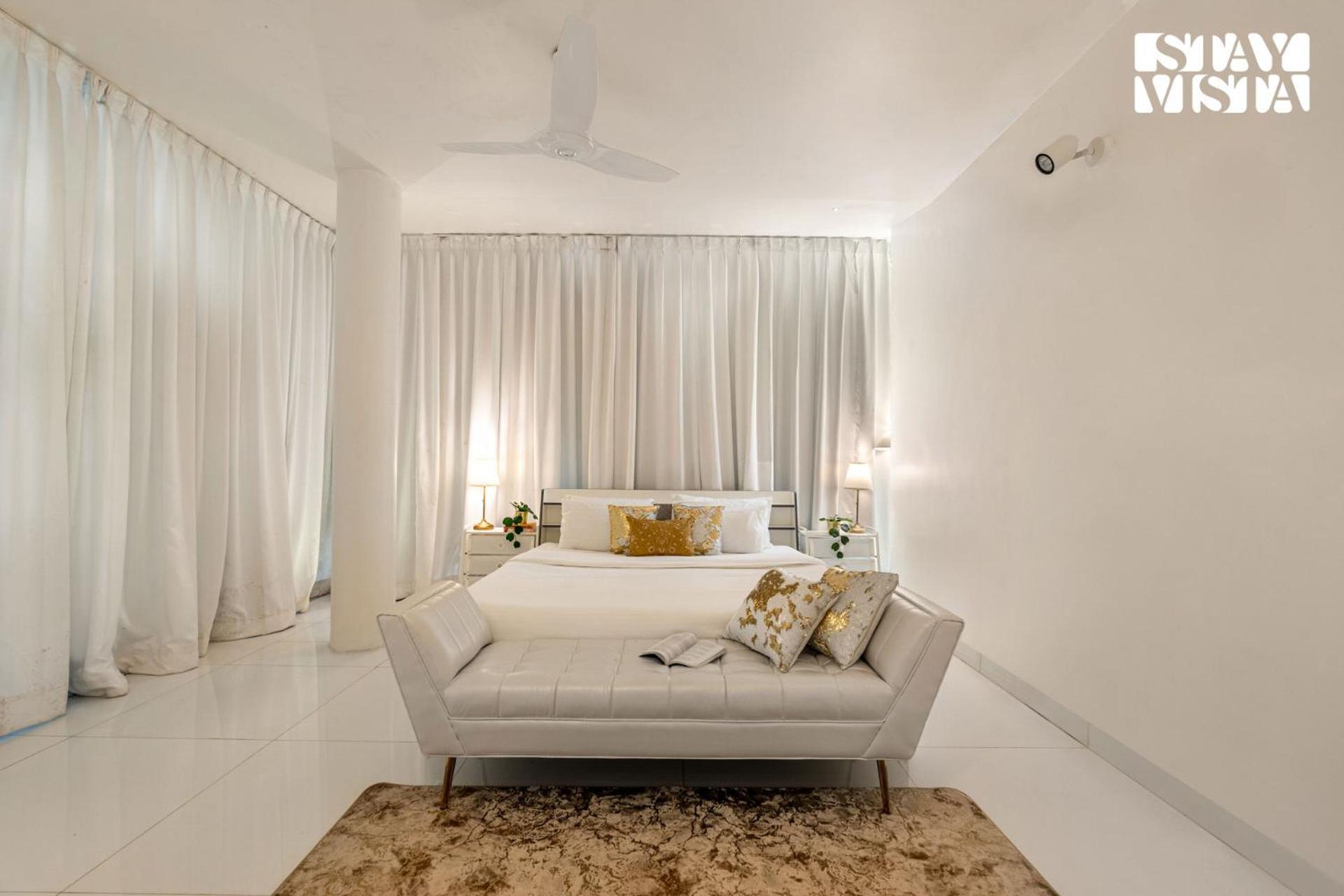 The Crystal Hall India'S Only All Glass Villa バンガロール エクステリア 写真